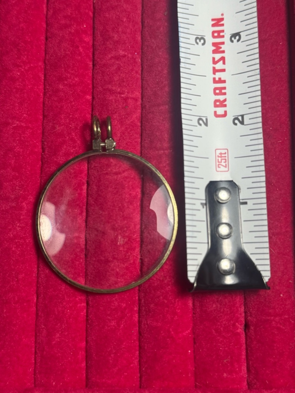 Vintage-Style Round Magnifying‎ Glass Pendant Necklace in Gold - Picture 2 of 3